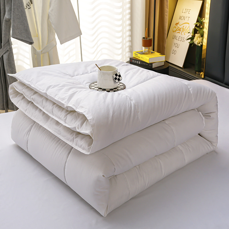 4-osainen kuningatar-size Bamboo Fiber Asetettu sametti